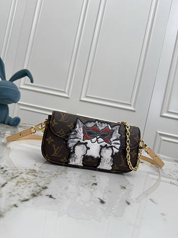 Louis Vuitton Wallet on Chain Ivy 23.5x4.3x12cm