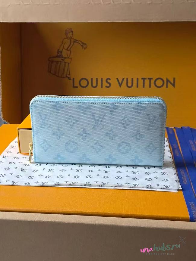 Louis Vuitton Blue Wallet 19cm - 1