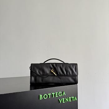 Bottega Veneta Andiamo Clutch Black 31x13x3cm