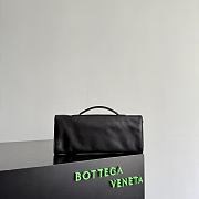 Bottega Veneta Andiamo Clutch Black 31x13x3cm - 4