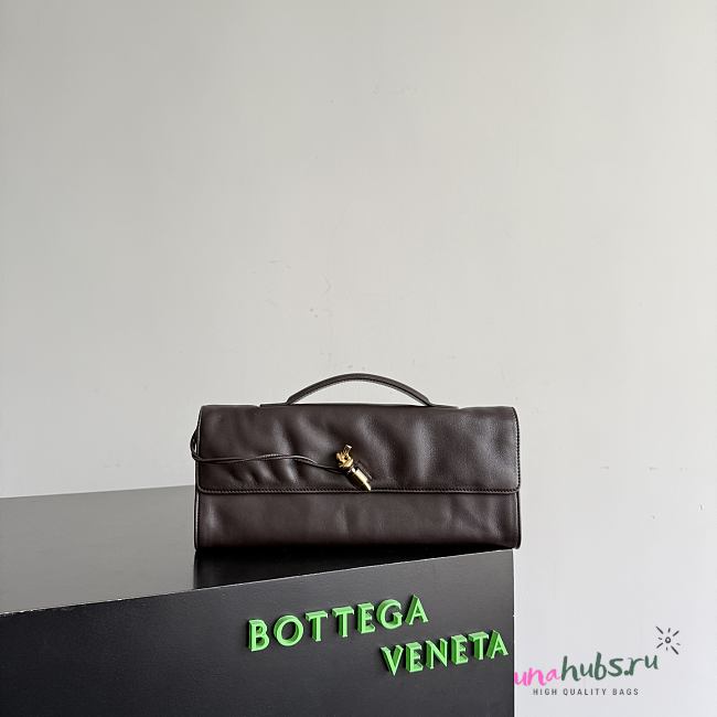 Bottega Veneta Andiamo Clutch Dark Brown 31x13x3cm - 1