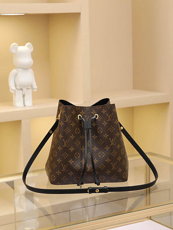 Louis Vuitton Neonoe Black Monogram 26x26x17.5cm