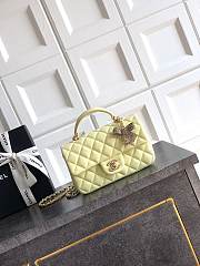Chanel Classic bag with handle Light Yellow Lambskin 20x12x6cm - 1