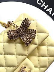 Chanel Classic bag with handle Light Yellow Lambskin 20x12x6cm - 5