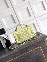 Chanel Classic bag with handle Light Yellow Lambskin 20x12x6cm - 2