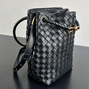 Bottega Veneta Andiamo Bucket Bag black 25x18.5x11cm - 4