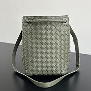 Bottega Veneta Andiamo Bucket Bag green 25x18.5x11cm - 3