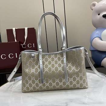 Gucci GG Emblem tote bag in silver fabric - 31x18.5x11.5cm