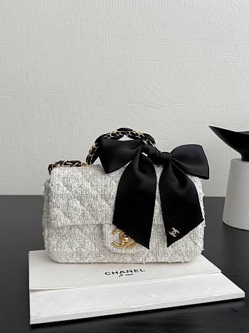 Chanel 25k Mini Flap Handle White Tweed 20x13x6cm