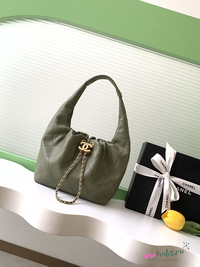 Unahubs Chanel New 26c Hobo Bag Green Lambskin 32x24x12cm - 1