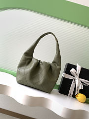 Unahubs Chanel New 26c Hobo Bag Green Lambskin 32x24x12cm - 2