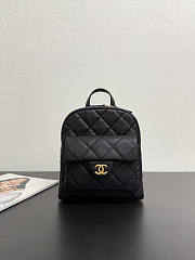 Unahubs Chanel Backpack Black Gold Caviar 22x22.5x8.5cm - 1