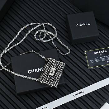 Chanel long necklace 03