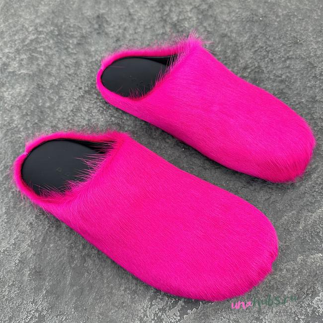 Marni Fussbet Sabot pink calf-hair slippers  - 1