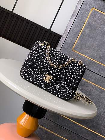 Chanel 25A Flap Bag Black 20cm