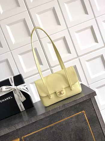 Chanel Small Flap Bag yellow Calfskin Gold 22x15x7cm - Unahubs