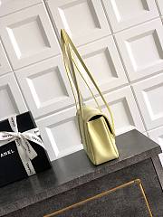 Chanel Small Flap Bag yellow Calfskin Gold 22x15x7cm - Unahubs - 2