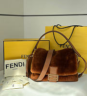 Fendi Mamma Baguette brown shearling 27x18x8.5cm - Unahubs - 1