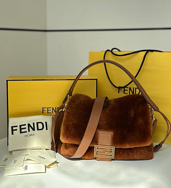 Fendi Mamma Baguette brown shearling 27x18x8.5cm - Unahubs