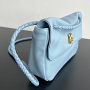 Bottega Veneta Madison Bag Blue 27x16x6cm - Unahubs - 4
