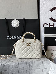 Chanel Clutch Bag White 20x15x6cm - Unahubs - 1