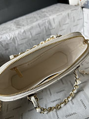 Chanel Clutch Bag White 20x15x6cm - Unahubs - 5