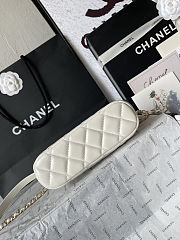 Chanel Clutch Bag White 20x15x6cm - Unahubs - 3