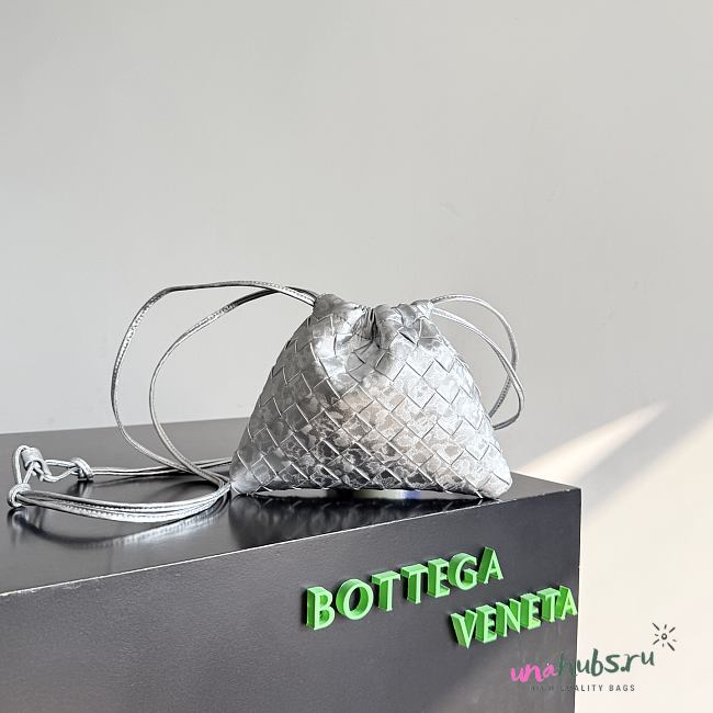 Bottega Veneta Small Dustbag Silver 21x16.6x1cm - Unahubs - 1