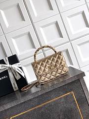 Chanel Clutch with Chain Gold 15x10.5x5.5cm - Unahubs - 1