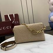 Gucci Shoulder bag with chain in beige suede 28x16x7cm - Unahubs - 5