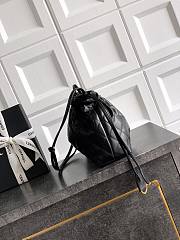 Chanel Clutch Strap Lambskin Black 18x12x5cm - Unahubs - 4