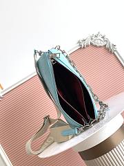 Louis Vuitton Coussin Bag Light Blue 26x20x12cm - Unahubs - 4