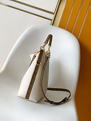 Louis Vuitton Multipass H27 White 30x26x10cm - 2