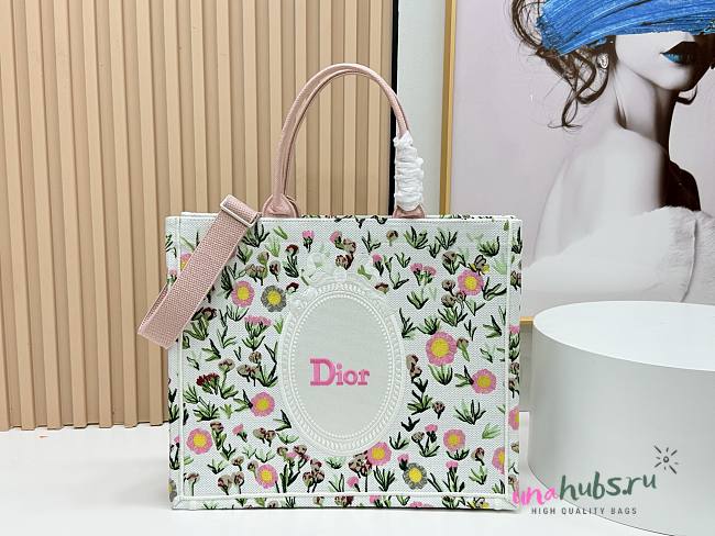 Dior Large Book Tote White Multicolor Daisy 41x14x32cm - 1