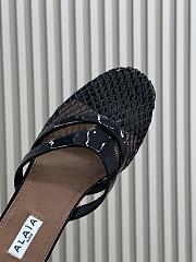 Alaïa Infradito Fishnet Thong Slide - 4