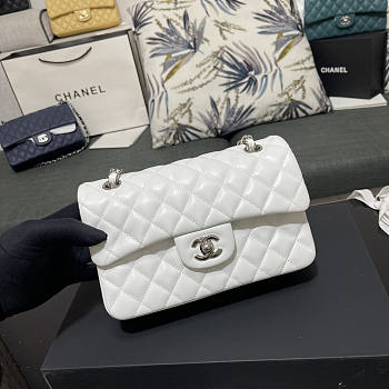 Chanel Flap Bag White Lambskin Silver 23cm - Unahubs