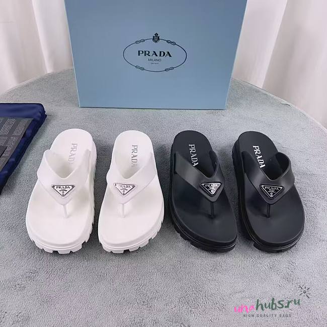 Prada triangle-logo Flip Flops - Unahubs - 1