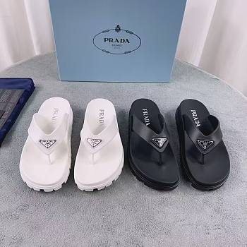 Prada triangle-logo Flip Flops - Unahubs