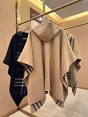 Burberry Vintage Check Reversible Cape 176 x 120cm - 2