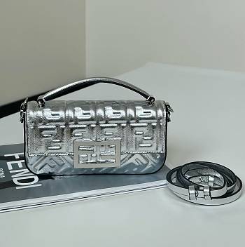 Fendi by Marc Jacobs Baguette Phone Pouch silver 18.5x2.5x10cm - Unahubs