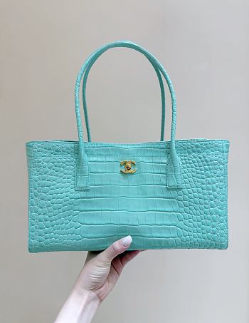 Chanel Small Shopping Bag Crocodile Calfskin Gold Green 39x20x13cm