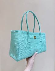 Chanel Small Shopping Bag Crocodile Calfskin Gold Green 39x20x13cm - 4