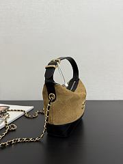 Chanel Clutch with chain Brown Suede 17.5x17.5x7.5cm - 4