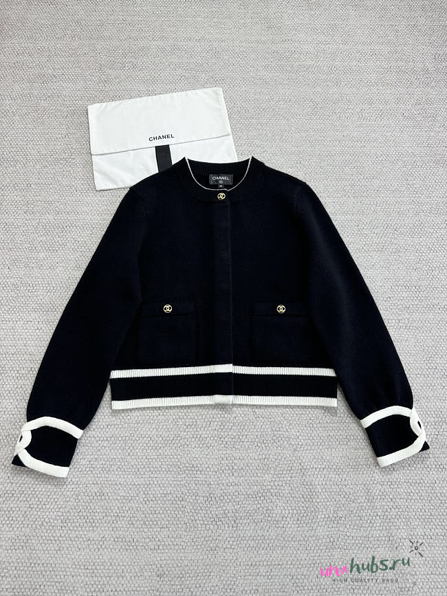 Chanel Black Knit cardigan - 1