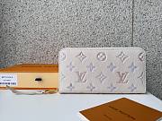 Louis Vuitton Zippy Wallet Dream Beige 19.5cm - 1