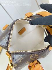 Louis Vuitton Rickshaw Wearable Wallet 28x18x11cm - Unahubs - 2