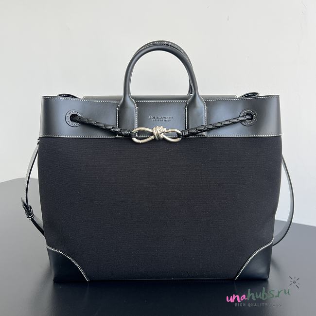 Bottega Veneta Andiamo Voyager black 43x39x20 - 1