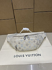 Louis Vuitton Rush Bumbag Ecru White 30x15x8cm - 1