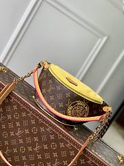 Louis Vuitton Bumbag Monogram Yellow 30x15x8.5cm - 1