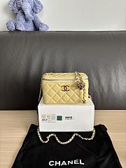 Chanel 26P light yellow lambskin 17cm - 1